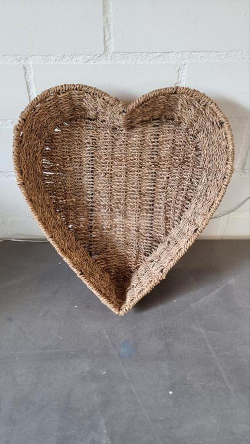Rieten Hartjes mand , broodmand, 35x32x10cm ijzeren frame, Huis en Inrichting, Woonaccessoires | Schalen en Manden, Zo goed als nieuw