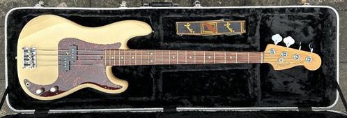 Fender Precision Bass (P-Bass basgitaar), Muziek en Instrumenten, Snaarinstrumenten | Gitaren | Bas, Zo goed als nieuw, Elektrisch