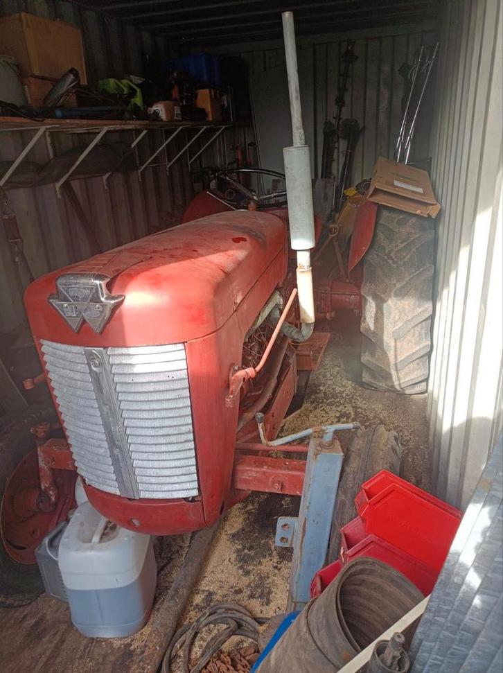 Oldtimer trekker te koop voor opknap of onderdelen, Zakelijke goederen, Agrarisch | Tractoren, Massey Ferguson, tot 80 Pk, Ophalen