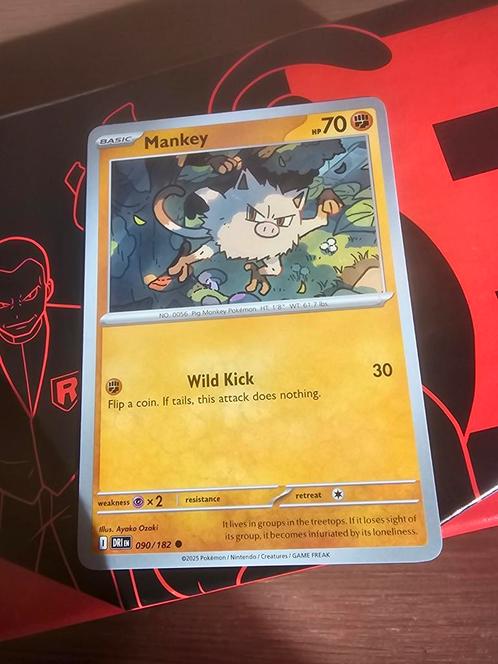 Pokémon kaart - Destined Rivals - Mankey 90/182 common, Hobby en Vrije tijd, Verzamelkaartspellen | Pokémon, Nieuw, Losse kaart