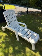 Te koop ligbed met kussen, Tuin en Terras, Ophalen, Gebruikt, Kunststof, Verstelbaar