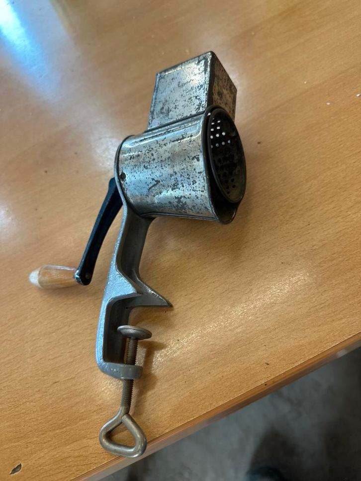 Antieke Handrasp met Klem, Antiek en Kunst, Antiek | Keukenbenodigdheden, Ophalen of Verzenden
