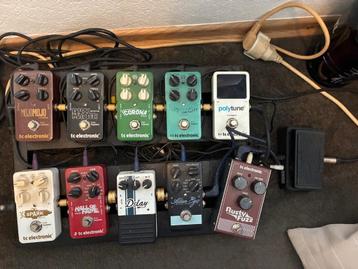 Pedalboard, 9 verschillende pedalen beschikbaar voor biedingen