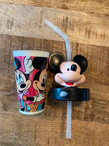 2x Disney drinkbeker beschikbaar voor biedingen
