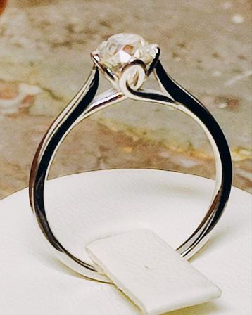 Solitaire ring met diamant 0,77kt, certificaat ALGT  beschikbaar voor biedingen