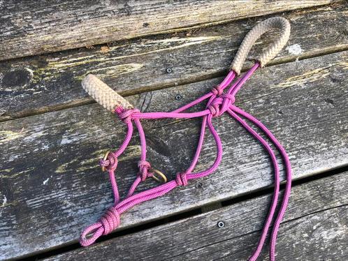 Diverse touwhalsters + teugelringen maat shet, Dieren en Toebehoren, Paarden en Pony's | Hoofdstellen en Tuigage, Zo goed als nieuw