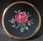 Messing poederdoos met petit point borduurwerk, ongebruikt!, Ophalen of Verzenden