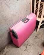 Koffer met kleding en huisspullen o.a  Dyson Ministofzuiger, Ophalen of Verzenden, Zo goed als nieuw, Hard kunststof