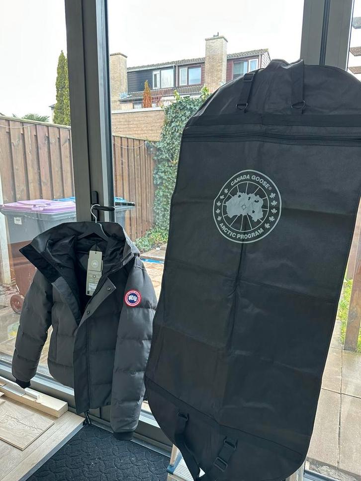 Canadagoose Macmillan L NIEUW!, Kleding | Heren, Jassen | Winter, Nieuw, Maat 52/54 (L), Grijs, Ophalen of Verzenden