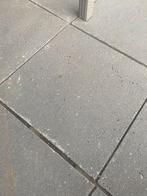 Gratis!! Grijze tuintegels! 100 stuks!, Ophalen, Gebruikt, 10 m² of meer, Beton
