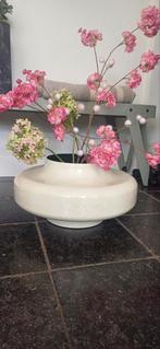 Planter Iron Ivory. Beige/ivoor kleurige vaas, Ophalen, Nieuw, Overige kleuren, Minder dan 50 cm