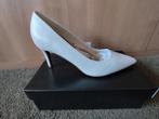 S76 maat 44 witte vintage pump, naald hak, zijn nieuw......., Pumps, Wit, Nieuw, Ophalen of Verzenden
