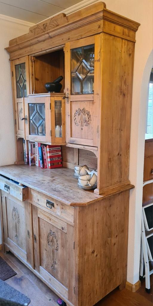 antieke buffetkast, eeuw oud, facet geslepen ruitjes, Huis en Inrichting, Kasten | Buffetkasten, Gebruikt, 100 tot 150 cm, 25 tot 50 cm