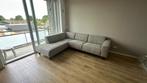 Beige L-vormige Hoekbank - 1 jaar oud - 4 personen, Huis en Inrichting, Ophalen, 250 tot 300 cm, Hoekbank, 75 tot 100 cm