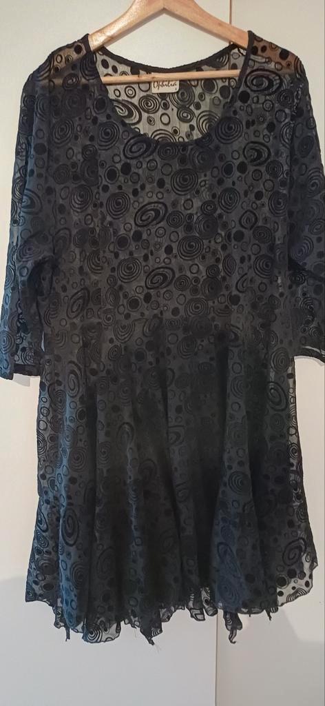 Ophilia Feestelijke Jurk Maat 46/48, Kleding | Dames, Jurken, Zo goed als nieuw, Maat 46/48 (XL) of groter, Zwart, Knielengte