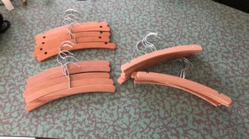 Baby kleerhangertje,kinderkledinghangertjes,kleerhanger hout beschikbaar voor biedingen