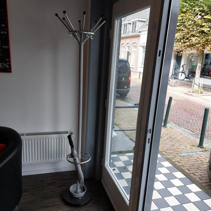 Kapstok met paraplu houder., Huis en Inrichting, Woonaccessoires | Kapstokken, Zo goed als nieuw, Staande kapstok, 150 tot 200 cm