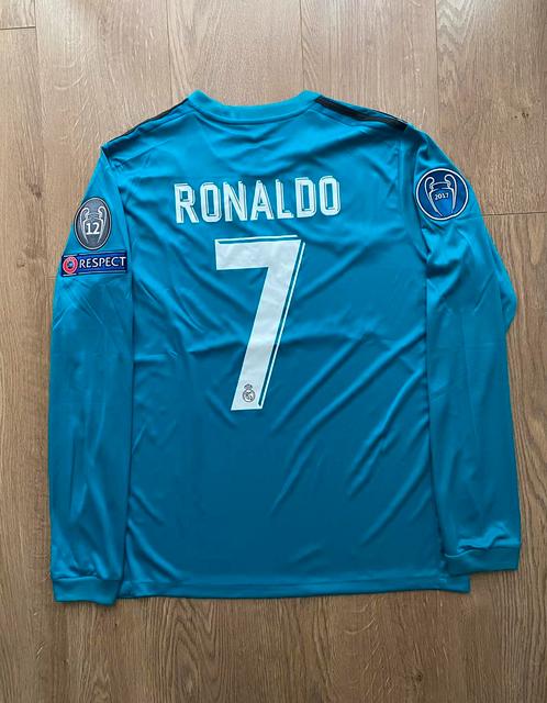 FC Real Madrid Retro Voetbalshirt 17/18 #Ronaldo (M), Verzamelen, Sportartikelen en Voetbal, Zo goed als nieuw, Shirt, Buitenlandse clubs