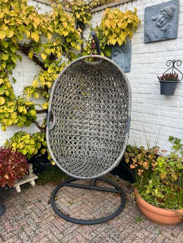 Tuinstoel hangend ei grijs beschikbaar voor biedingen