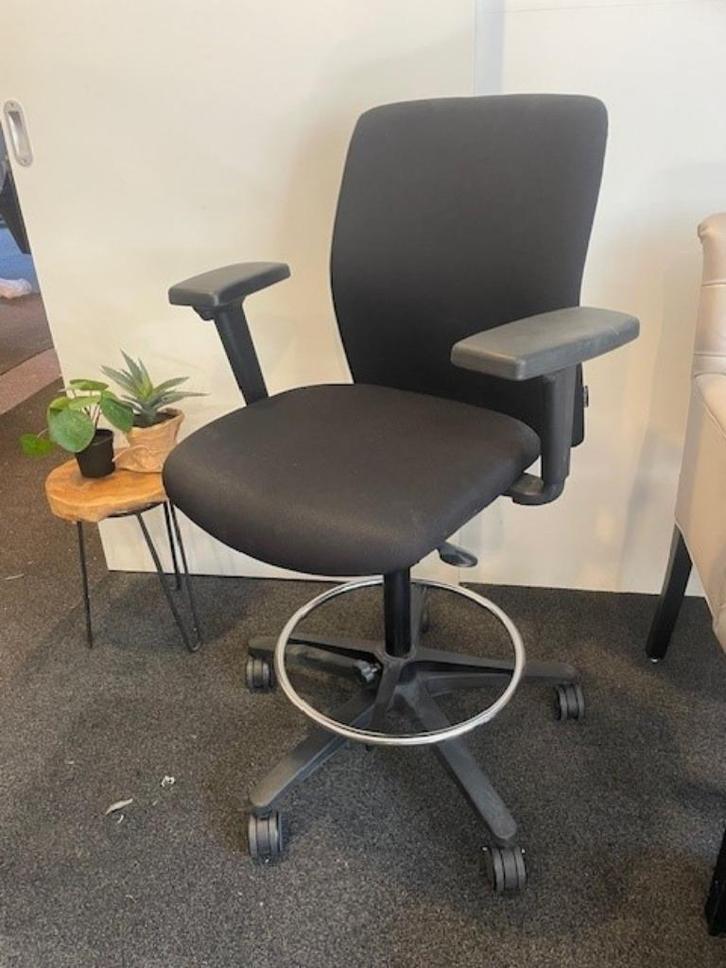 Bureaustoel extra hoog, Huis en Inrichting, Bureaustoelen, Zo goed als nieuw, Bureaustoel, Zwart, Ophalen