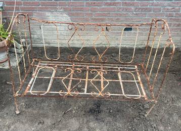 Brocante IJzeren Bedje beschikbaar voor biedingen