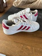 Adidas sneakers mt 38,5, Ophalen of Verzenden, Zo goed als nieuw, Wit, Sneakers of Gympen