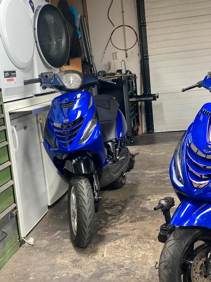 Piaggio zip rollend frame helemaal compleet, Fietsen en Brommers, Scooters | Piaggio, Zo goed als nieuw, Zip, Benzine, Ophalen of Verzenden