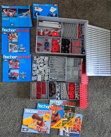 Retro Fischer Technik verzameldoos + mot 1 en mot 2 beschikbaar voor biedingen