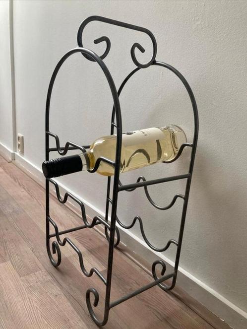 Elegant metalen wijnrek voor 6 flessen, gecoat, als nieuw, Huis en Inrichting, Woonaccessoires | Wijnrekken, Zo goed als nieuw