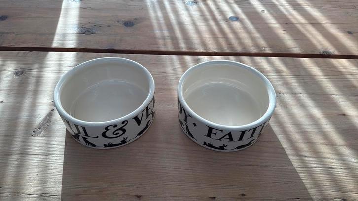 Twee emma beidgewater honden bakken black toast, Huis en Inrichting, Keuken | Servies, Gebruikt, Schaal of Schalen, Overige stijlen