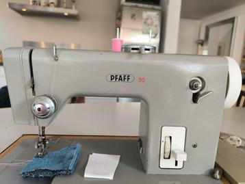 Pfaff 90, naait 4 lagen jeans enz. Igst  beschikbaar voor biedingen