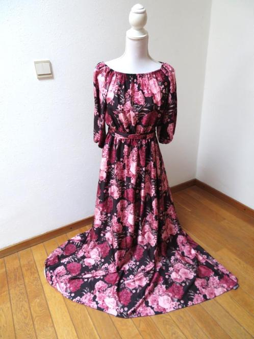 H46 EMO nieuwe lange satijn jurk zwart roze maat 40, Kleding | Dames, Jurken, Nieuw, Maat 38/40 (M), Zwart, Onder de knie, Ophalen of Verzenden