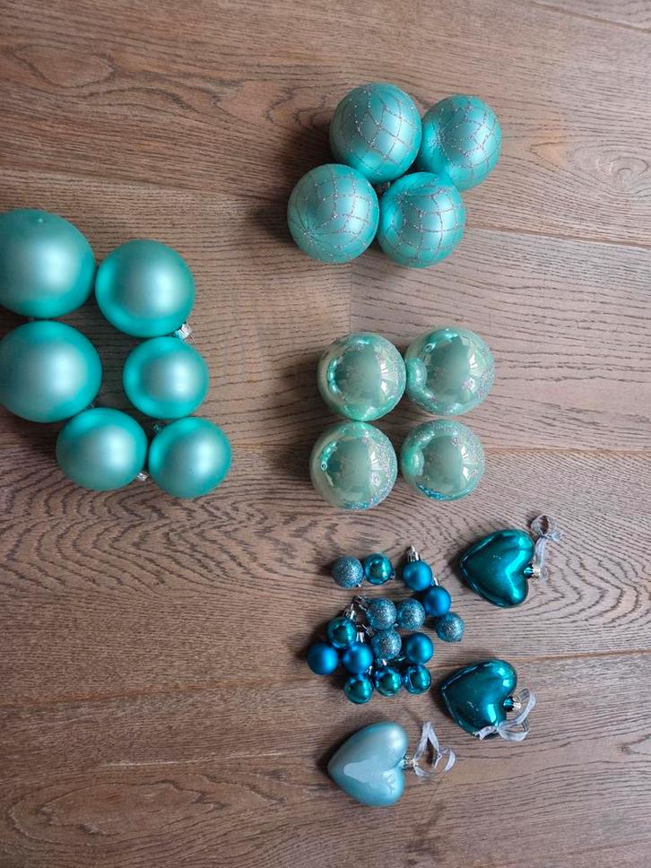 Mooie set kerstballen mat glans groot en klein, Diversen, Kerst, Ophalen of Verzenden