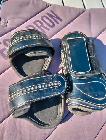 Peesbeschermers met strass Cob beschikbaar voor biedingen