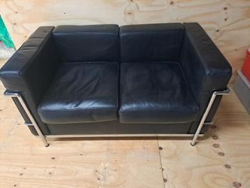 Le Corbusier. 2 zitbank. 100 jaar oud stijlicoon.  beschikbaar voor biedingen