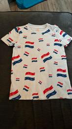 Hema T-shirt Koningsdag / Koningsspelen 122-128 vlaggen, Jongen of Meisje, Gebruikt, Ophalen of Verzenden, Shirt of Longsleeve