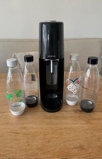 Sodastream Bruiswatermachine met 4 Flessen beschikbaar voor biedingen