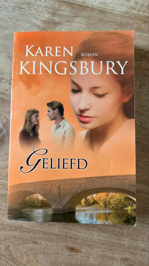 Karen Kingsbury - Geliefd, Boeken, Literatuur, Gelezen, Nederland, Ophalen of Verzenden