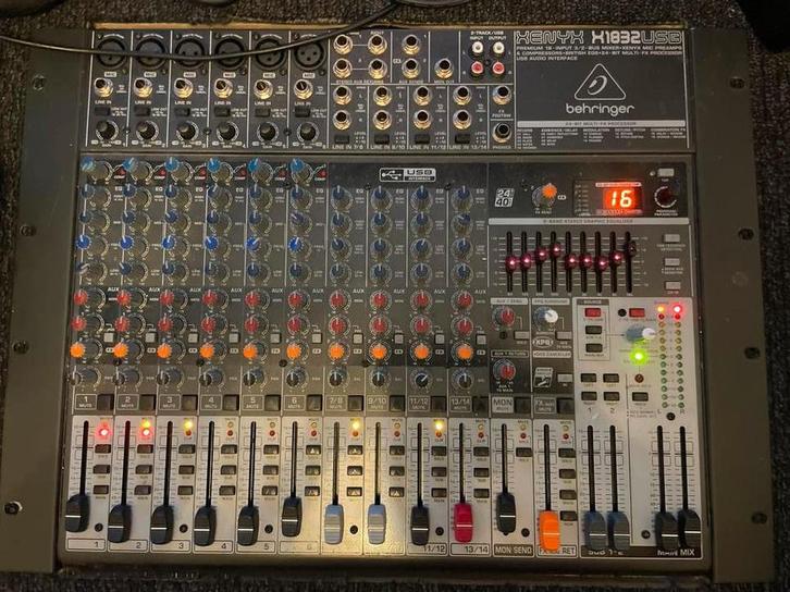 Behringer Xenyx X1832USB Mixer - Zo Goed Als Nieuw, Muziek en Instrumenten, Mengpanelen, Zo goed als nieuw, 10 tot 20 kanalen