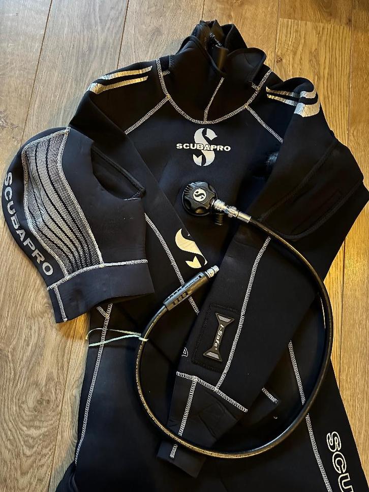 Scubapro droogpak dames met toebehoren, Watersport en Boten, Duiken, Gebruikt, Duikpak, Ophalen