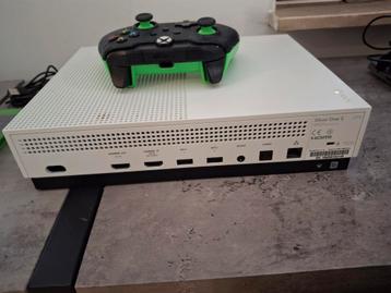 Xbox One S + Batman Arkham Knight beschikbaar voor biedingen