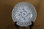 Schaaltje met opengewerkte rand Schumann Blau Saks, Antiek en Kunst, Antiek | Servies los, Ophalen of Verzenden
