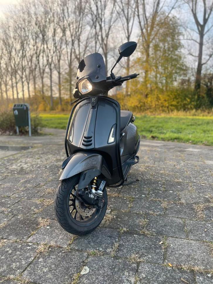 Vespa sprint full option, porsche agaat grijs. 4 klepper, Fietsen en Brommers, Scooters | Vespa, Zo goed als nieuw, Vespa S, Maximaal 45 km/u