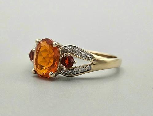 Gouden Vintage ring  edelsteen citrien en diamant. 2025/398., Sieraden, Tassen en Uiterlijk, Ringen, Zo goed als nieuw, Dame, 17 tot 18