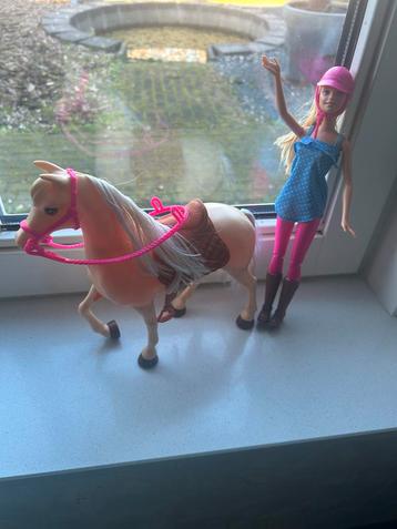 Barbie met paard beschikbaar voor biedingen