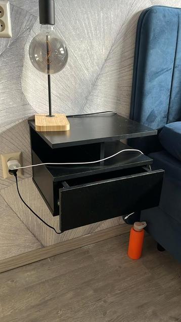 2 hang nachtkastjes beschikbaar voor biedingen