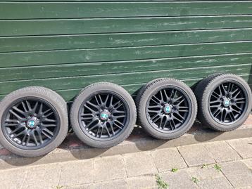 Velgen Mat Zwart 17 Inch BMW M5 Serie E39 met winterbanden beschikbaar voor biedingen