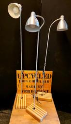 Vloerlamp met teak/vuren voet - 100% circulair (40€), Huis en Inrichting, Lampen | Vloerlampen, Ophalen, Zo goed als nieuw, Modern