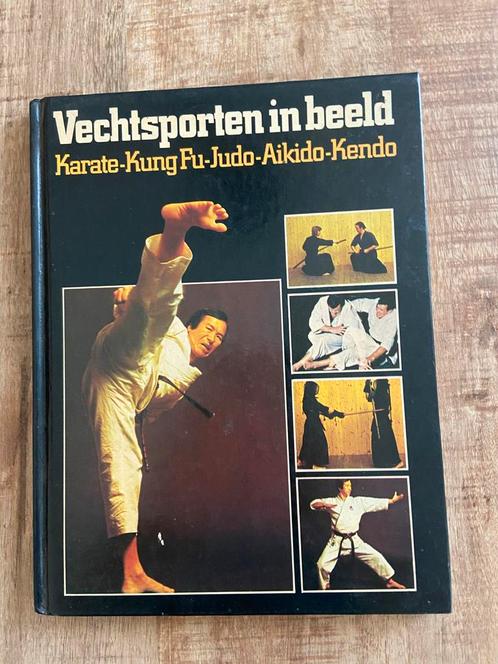 Vechtsporten in Beeld - Karate, Kung Fu, Judo, Aikido, Kendo, Boeken, Sportboeken, Gelezen, Vechtsport, Ophalen of Verzenden
