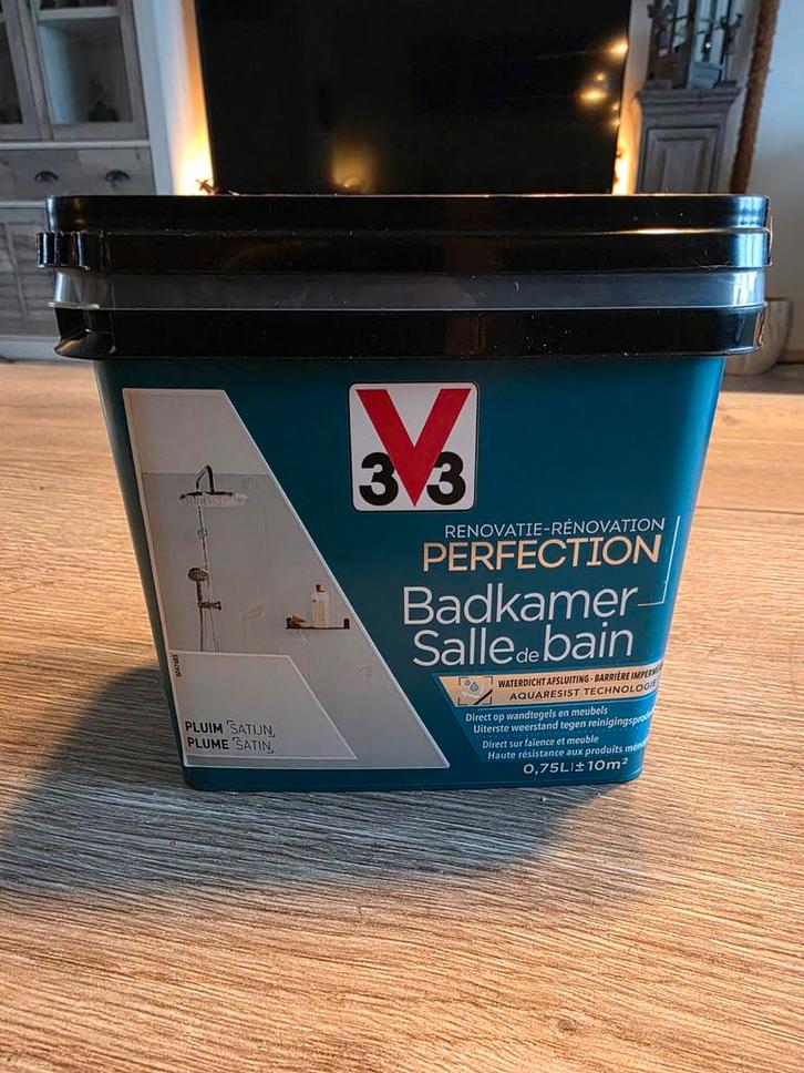 V33 Perfection Badkamer Verf - kleur pluim satijn, Doe-het-zelf en Verbouw, Verf, Beits en Lak, Gebruikt, Verf, Minder dan 5 liter